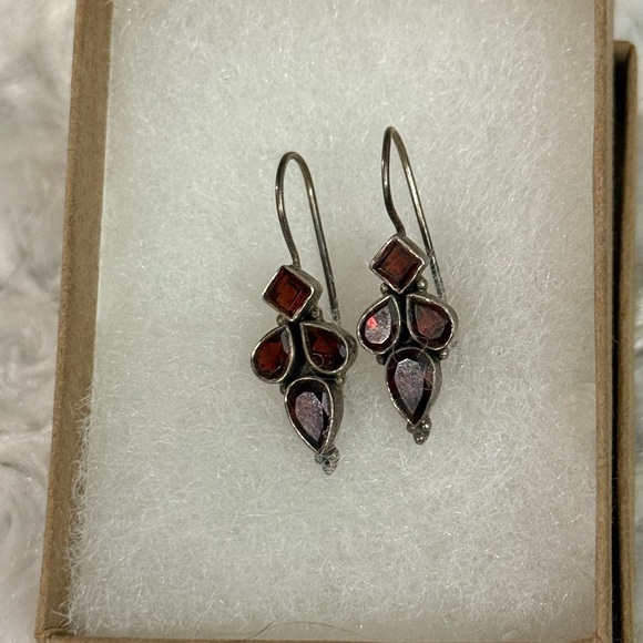 Red and Silver Dangle Earrings with Vintage Design - Picture 2 of 3